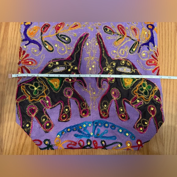 ✨ Earthbound Trading Company Embroidered Hobo Shoulder Bag ✨ - Picture 8 of 13